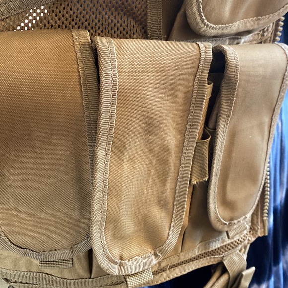 Red Rock Tactical vest - Picture 5 of 12